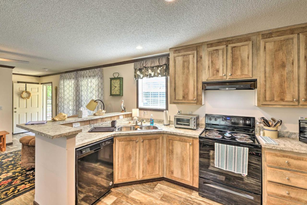 Pelican Place Coastal Cottage Walk To Back Sound Harkers Island Bagian luar foto